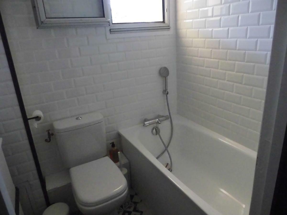 Au Balcon Fleuri Apartment อองเกลต์ ภายนอก รูปภาพ