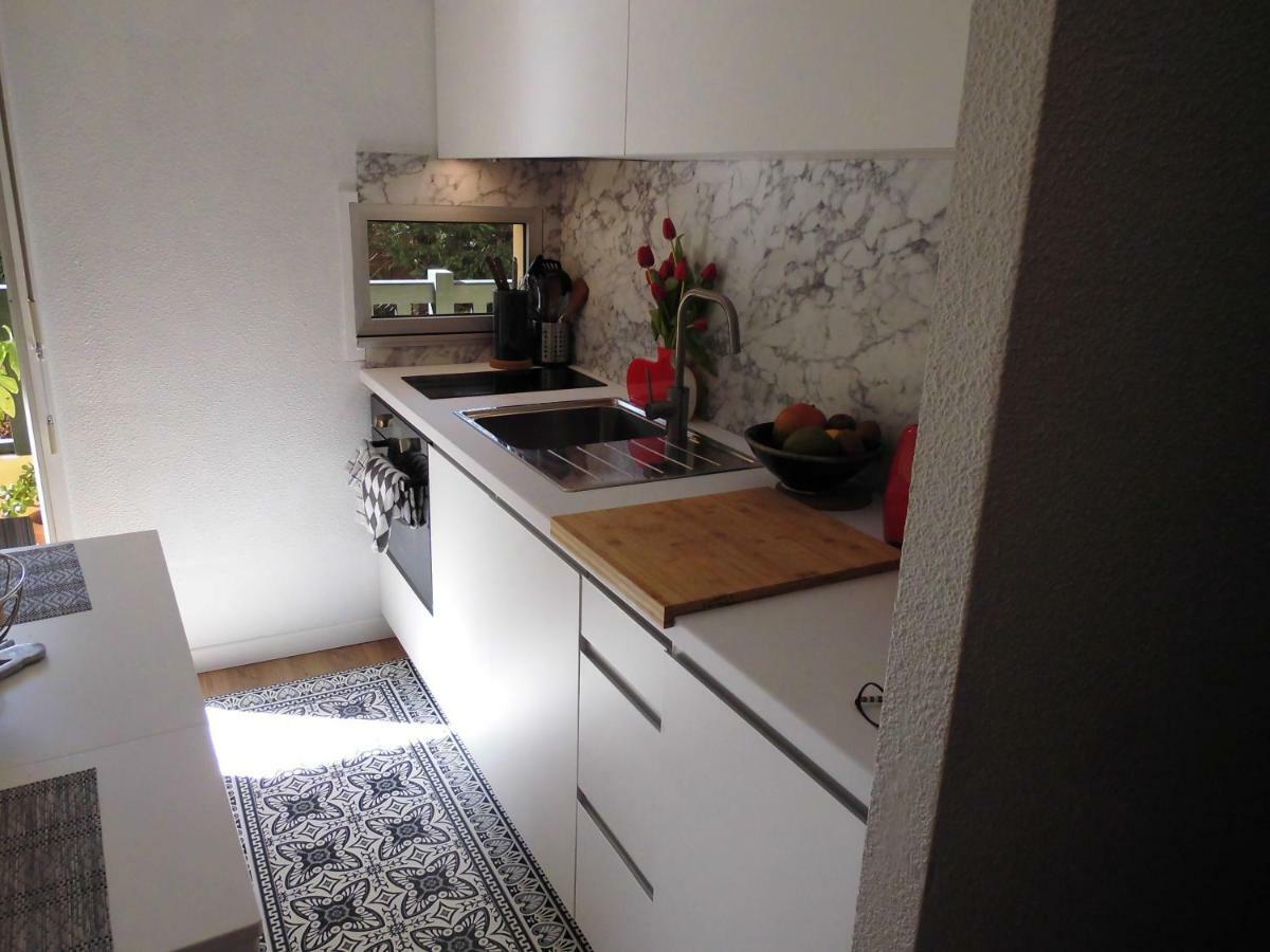 Au Balcon Fleuri Apartment อองเกลต์ ภายนอก รูปภาพ